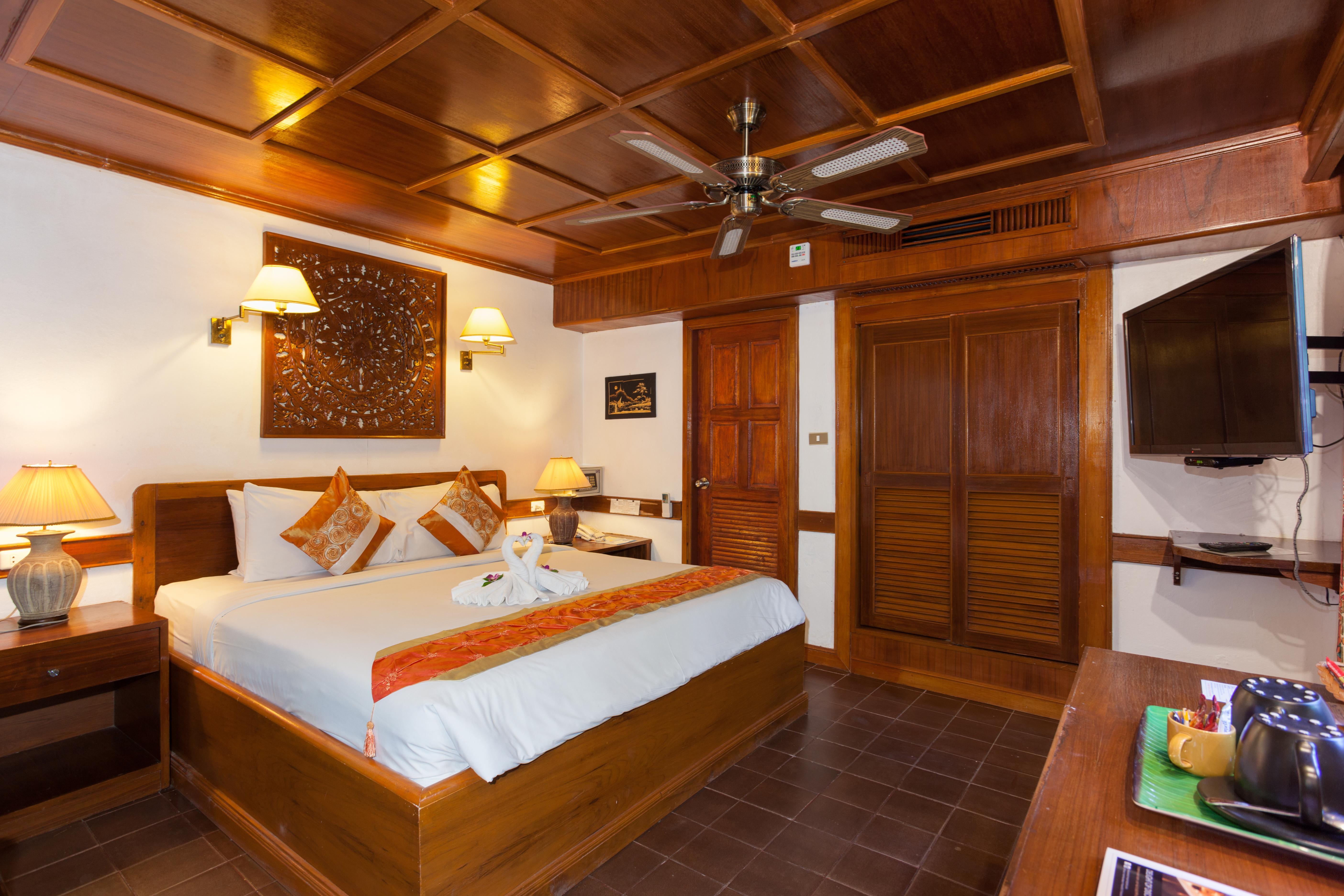 Tropica Bungalow Beach Hotel Patong Ngoại thất bức ảnh