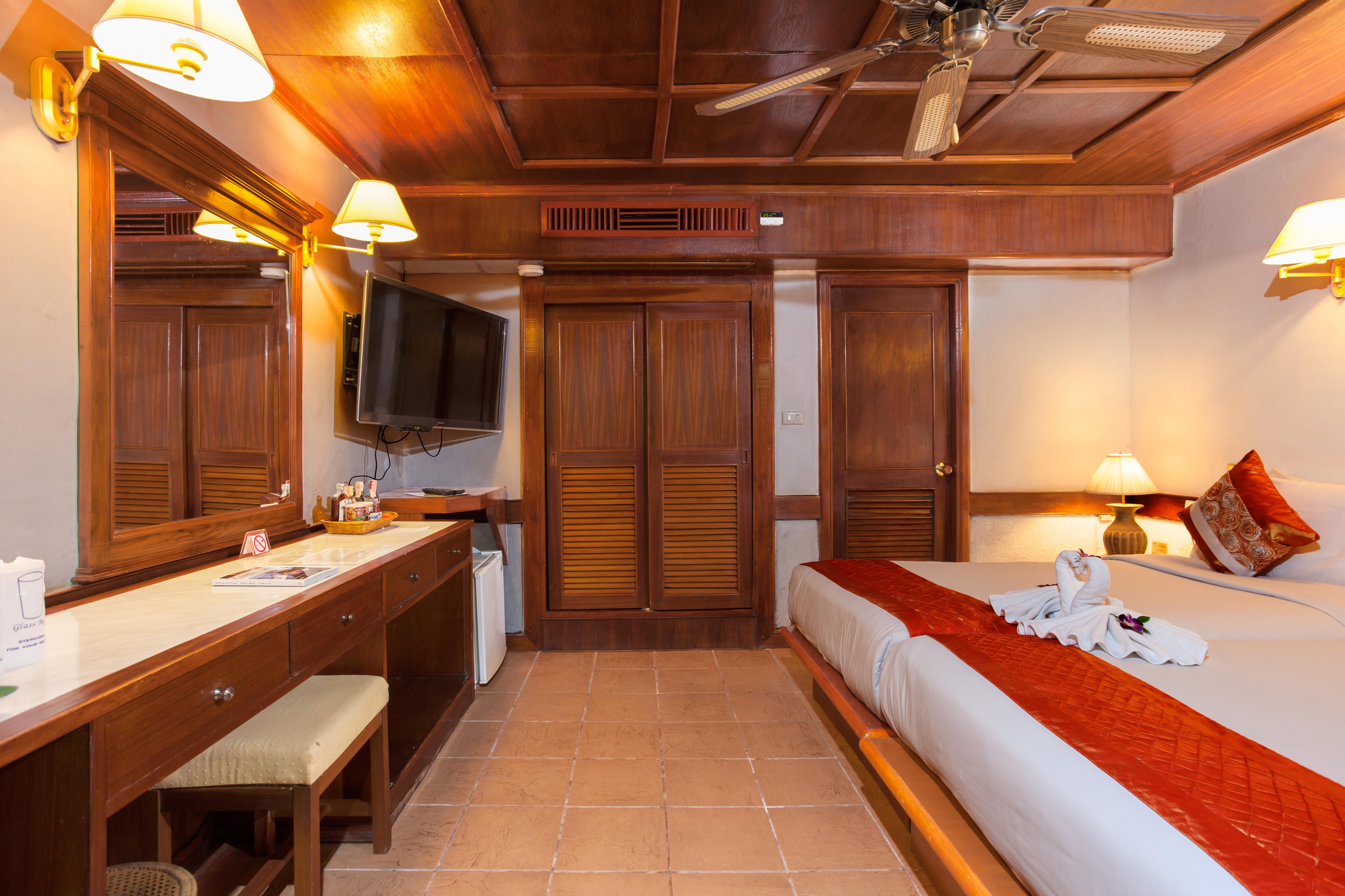 Tropica Bungalow Beach Hotel Patong Ngoại thất bức ảnh