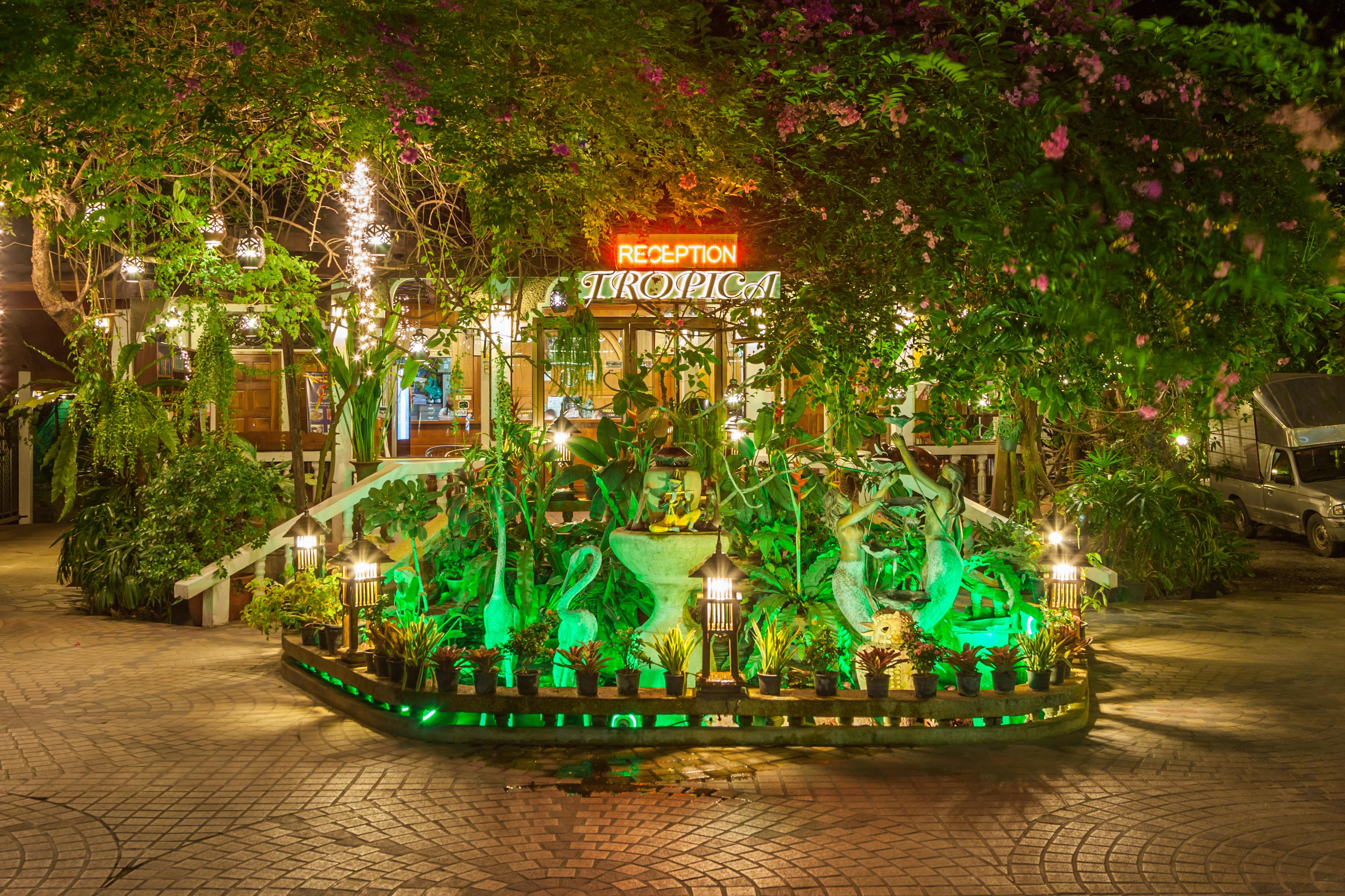 Tropica Bungalow Beach Hotel Patong Ngoại thất bức ảnh