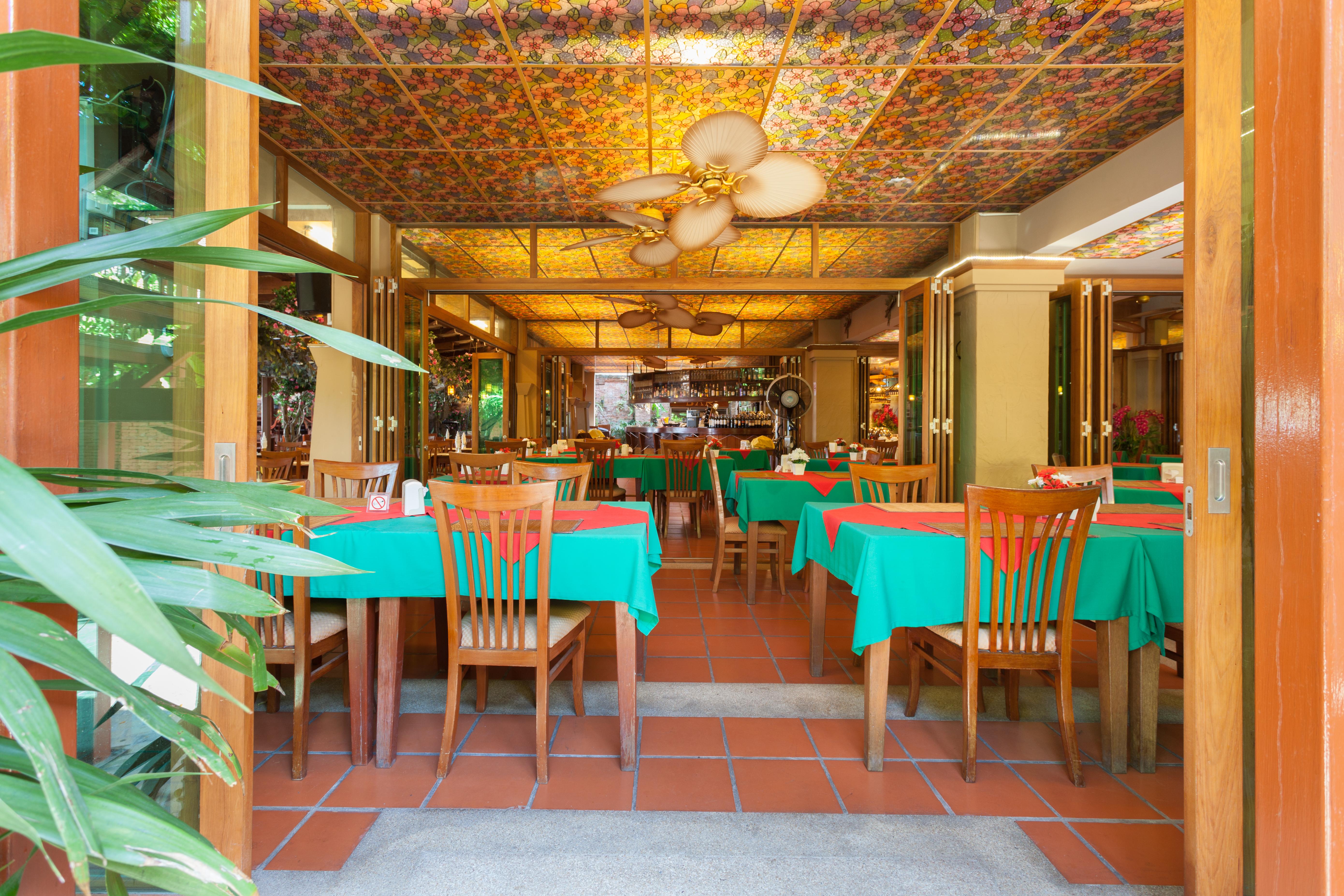 Tropica Bungalow Beach Hotel Patong Ngoại thất bức ảnh